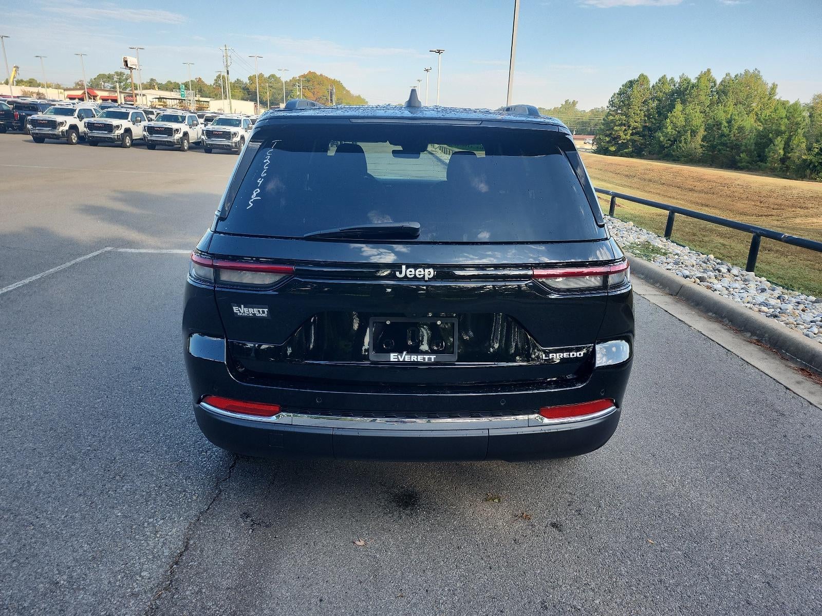 2026 Jeep Grand Cherokee Laredo
