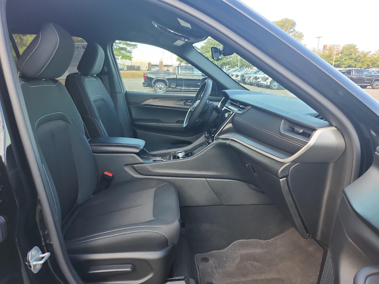2026 Jeep Grand Cherokee Laredo