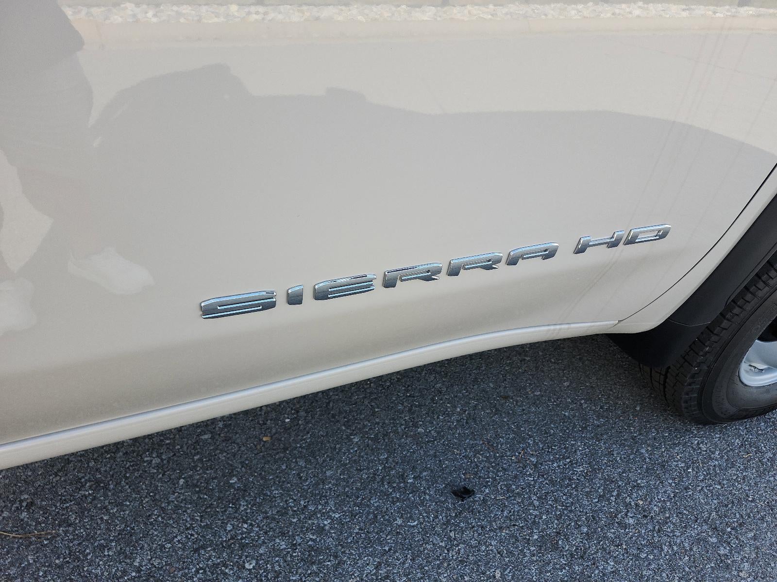 2026 GMC Sierra 3500 HD Chassis Cab 4WD Reg Cab 146" WB, 60" CA Pro