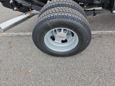 2026 GMC Sierra 3500 HD Chassis Cab 4WD Crew Cab 177" WB, 60" CA Pro