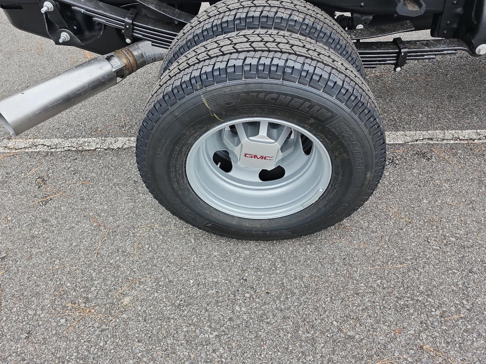 2026 GMC Sierra 3500 HD Chassis Cab 4WD Crew Cab 177" WB, 60" CA Pro