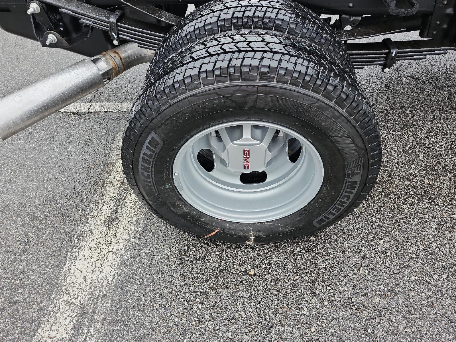 2026 GMC Sierra 3500 HD Chassis Cab 4WD Crew Cab 177" WB, 60" CA Pro