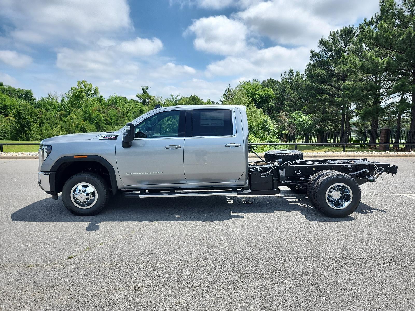 2026 GMC Sierra 3500 HD Chassis Cab 4WD Crew Cab 177" WB, 60" CA SLE