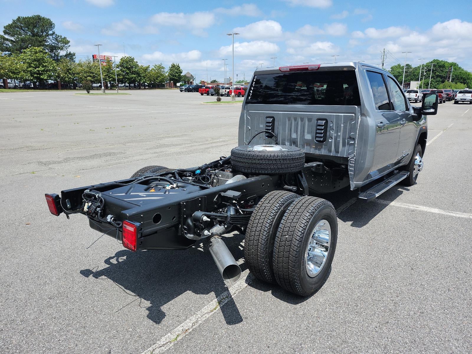 2026 GMC Sierra 3500 HD Chassis Cab 4WD Crew Cab 177" WB, 60" CA SLE