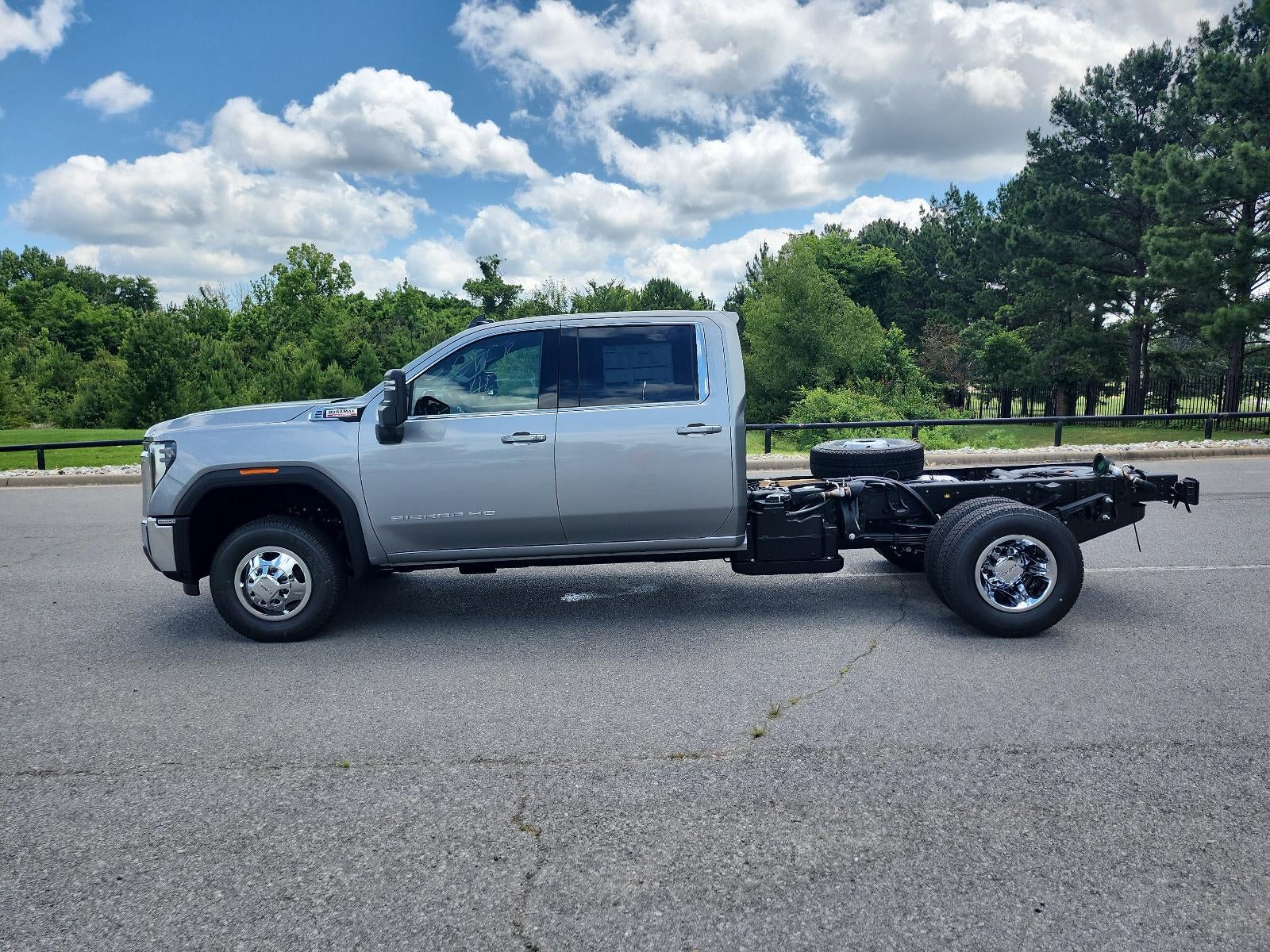 2026 GMC Sierra 3500 HD Chassis Cab 4WD Crew Cab 177" WB, 60" CA SLE