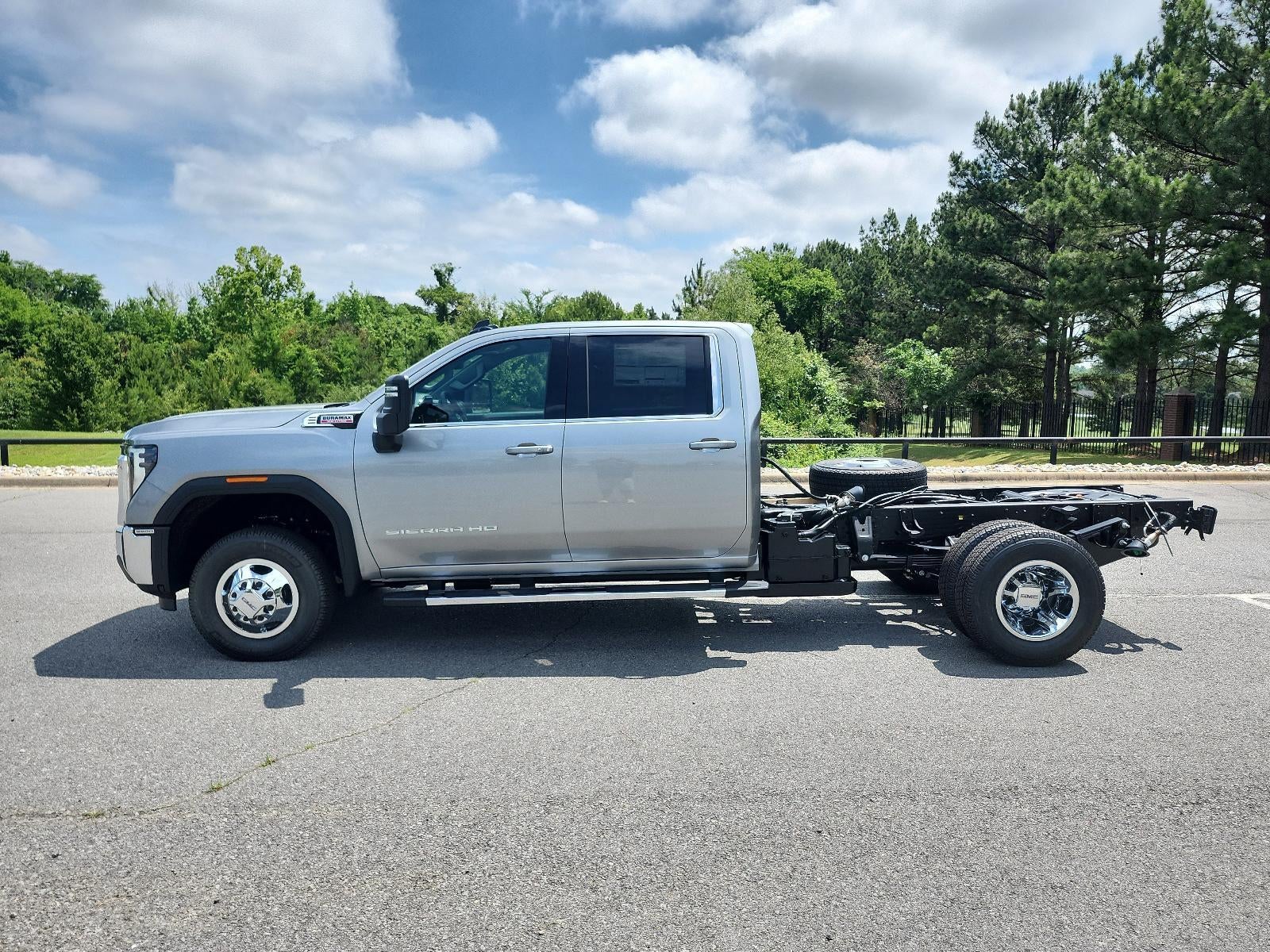 2026 GMC Sierra 3500 HD Chassis Cab 4WD Crew Cab 177" WB, 60" CA SLE