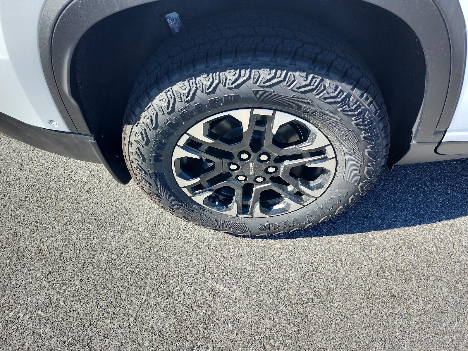 2027 GMC Acadia AWD AT4
