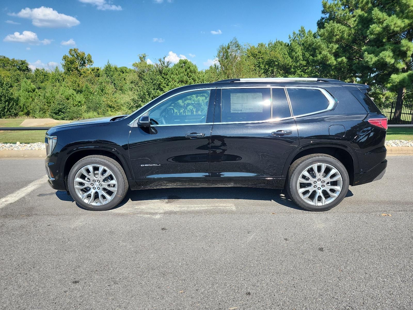 2027 GMC Acadia AWD Denali