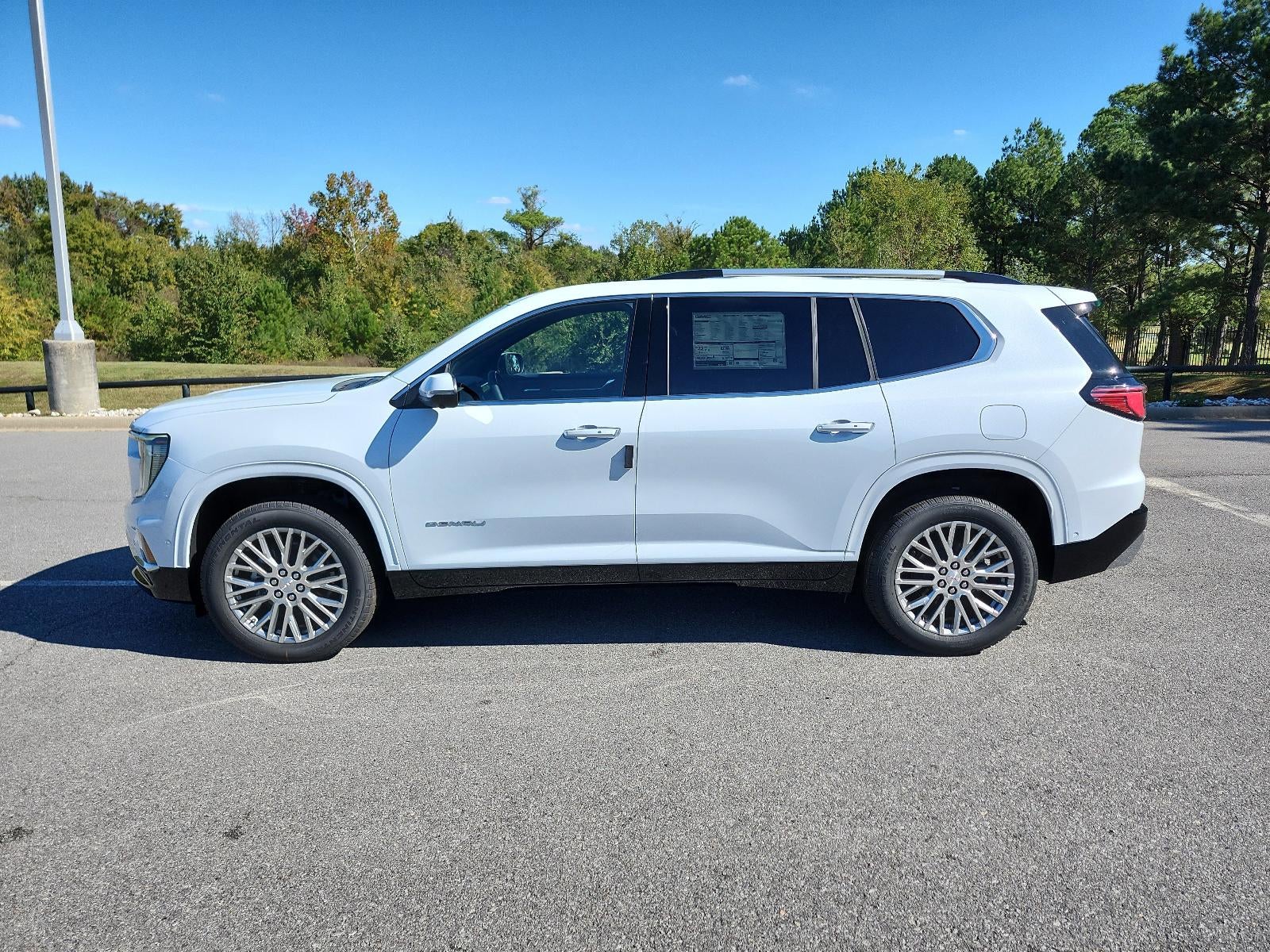 2026 GMC Acadia FWD Denali
