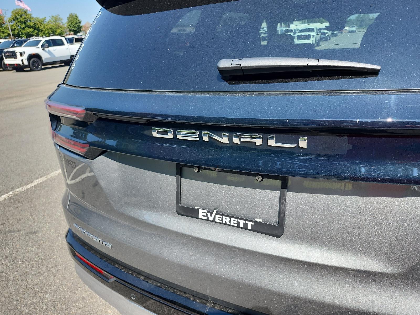2027 GMC Acadia FWD Denali