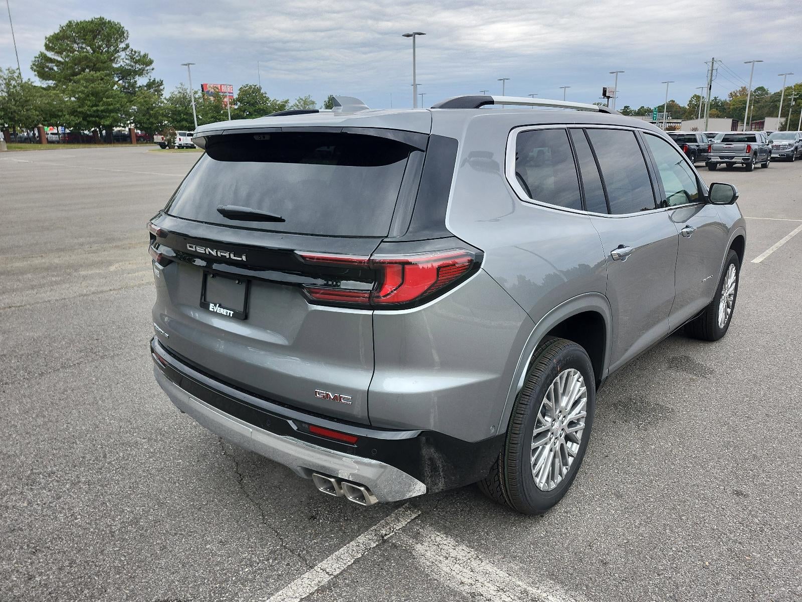 2026 GMC Acadia FWD Denali