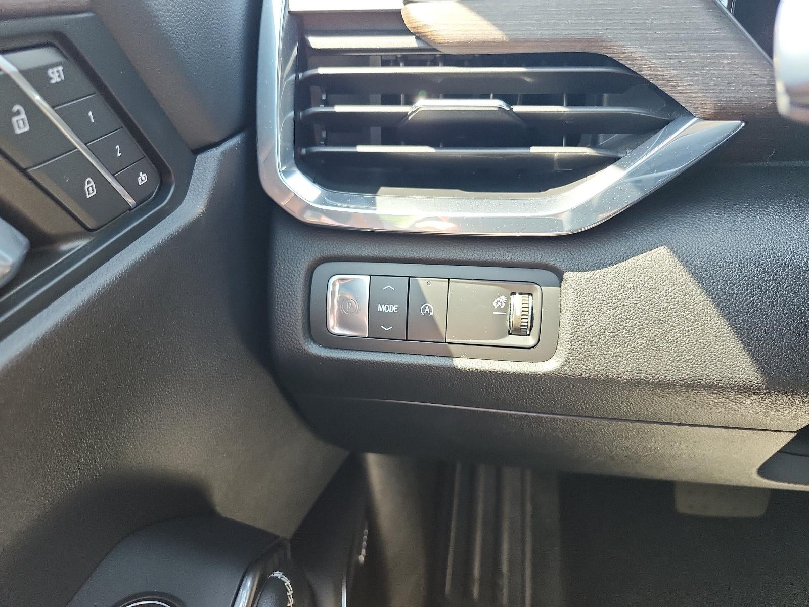 2024 GMC Acadia FWD Denali
