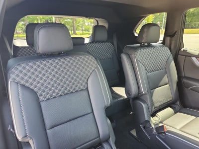 2024 GMC Acadia FWD Denali