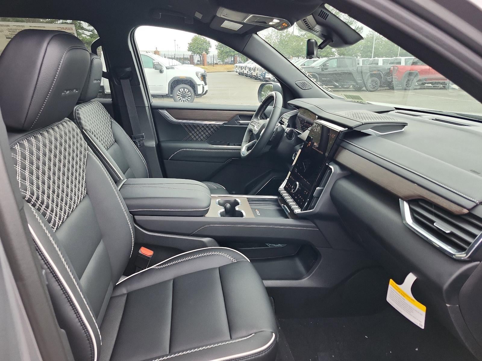 2026 GMC Acadia FWD Denali