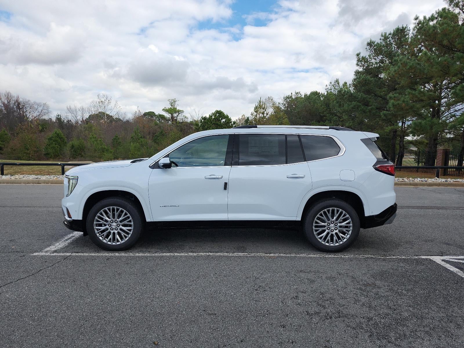2026 GMC Acadia FWD Denali