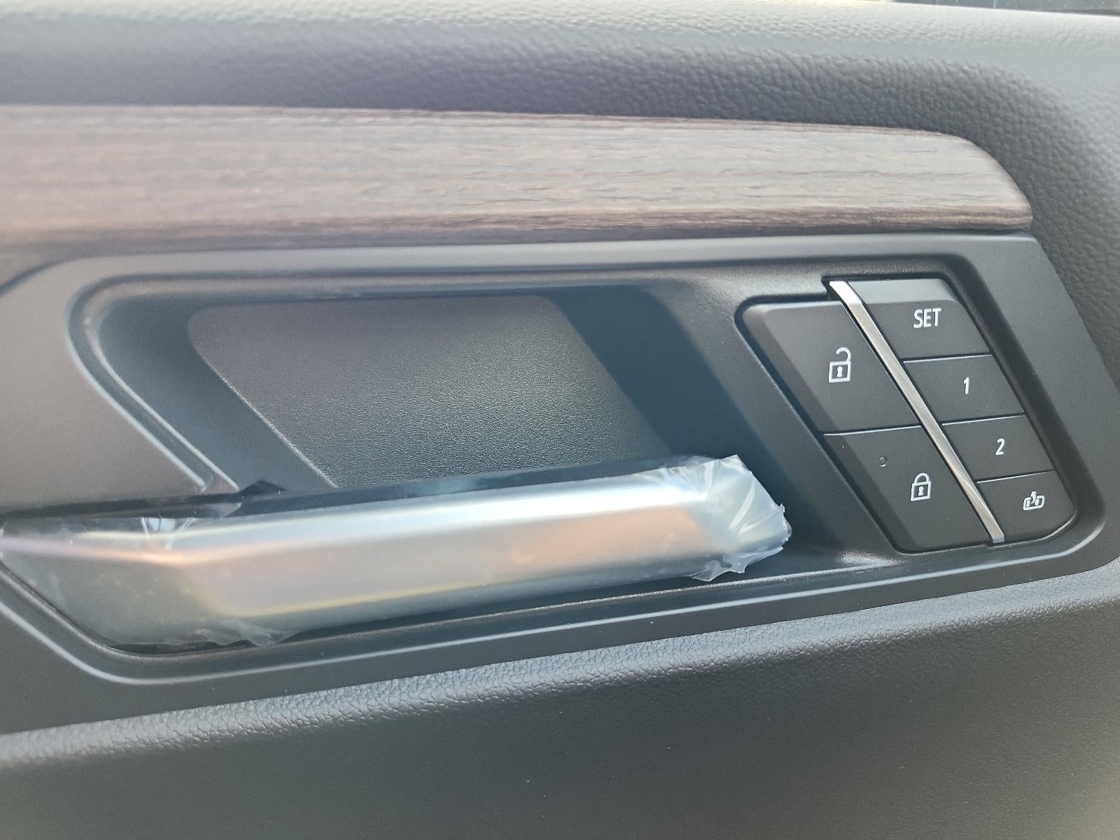 2026 GMC Acadia FWD Denali