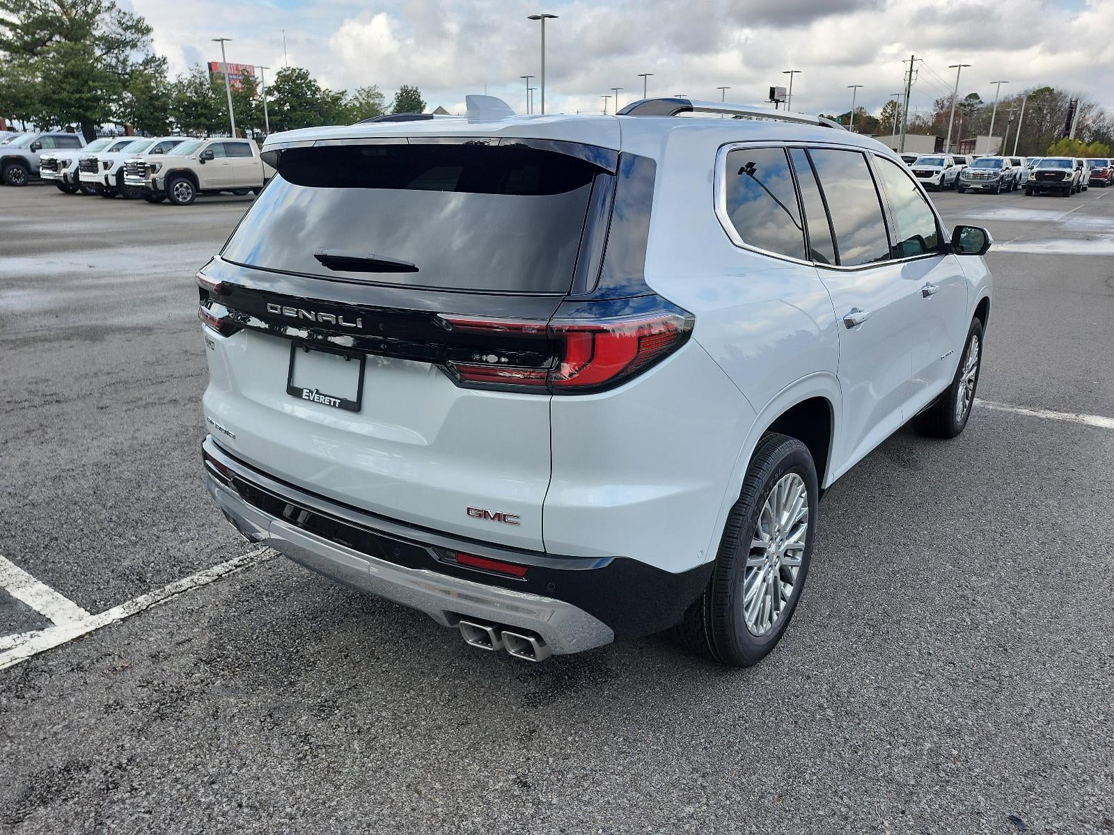2026 GMC Acadia FWD Denali