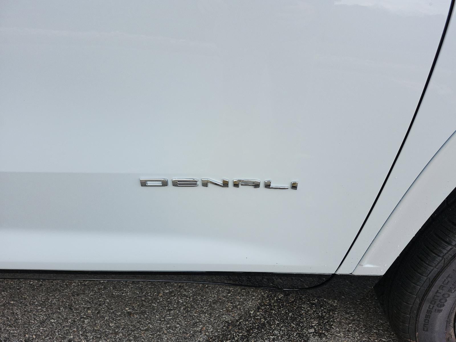 2026 GMC Acadia FWD Denali