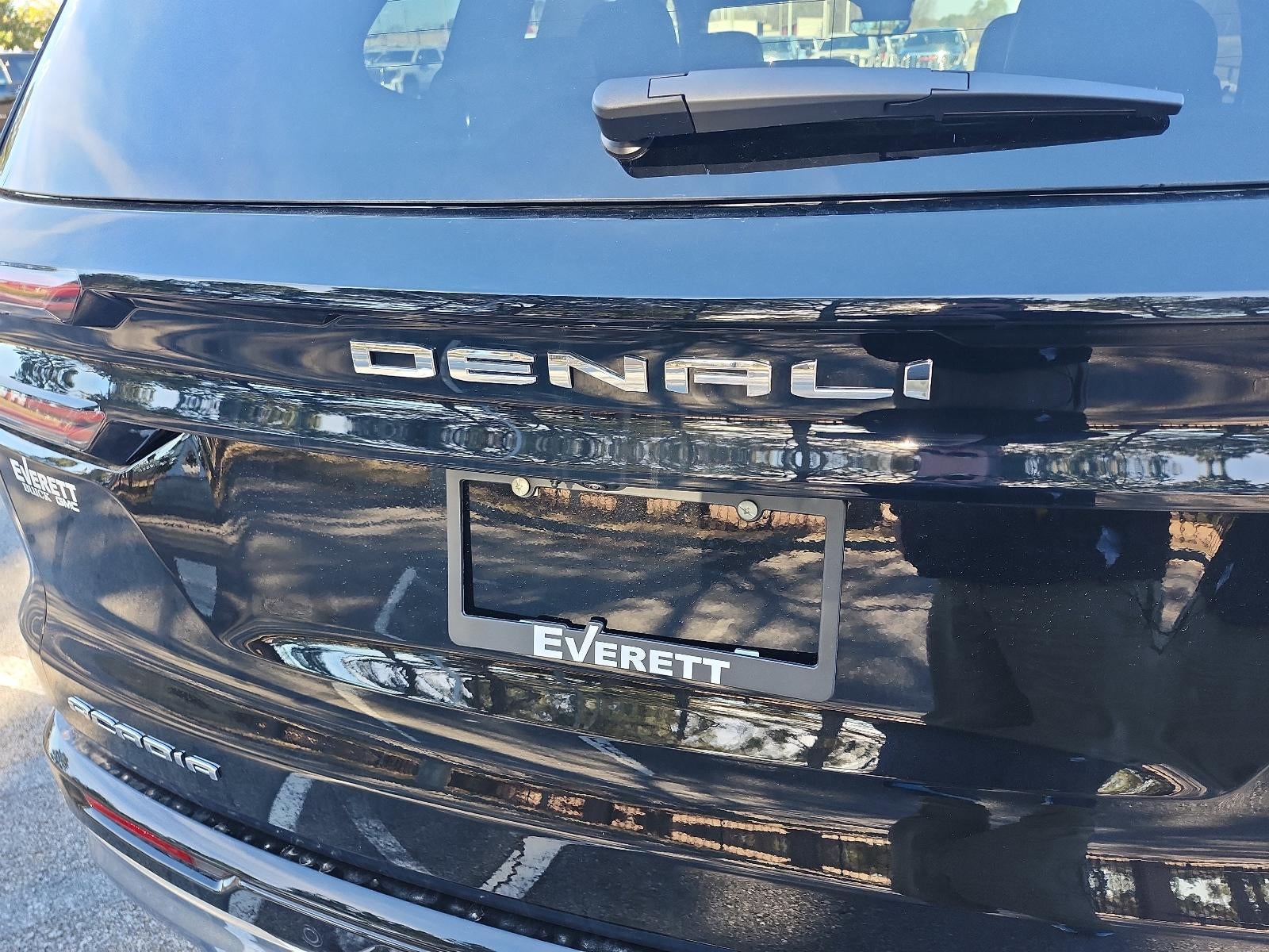 2026 GMC Acadia FWD Denali