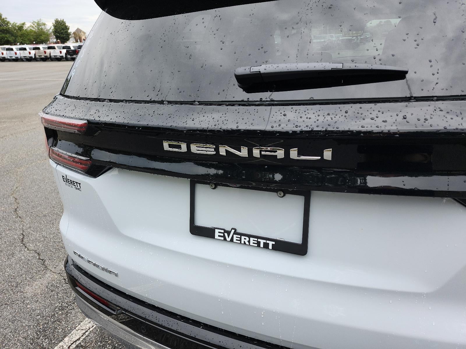 2026 GMC Acadia FWD Denali
