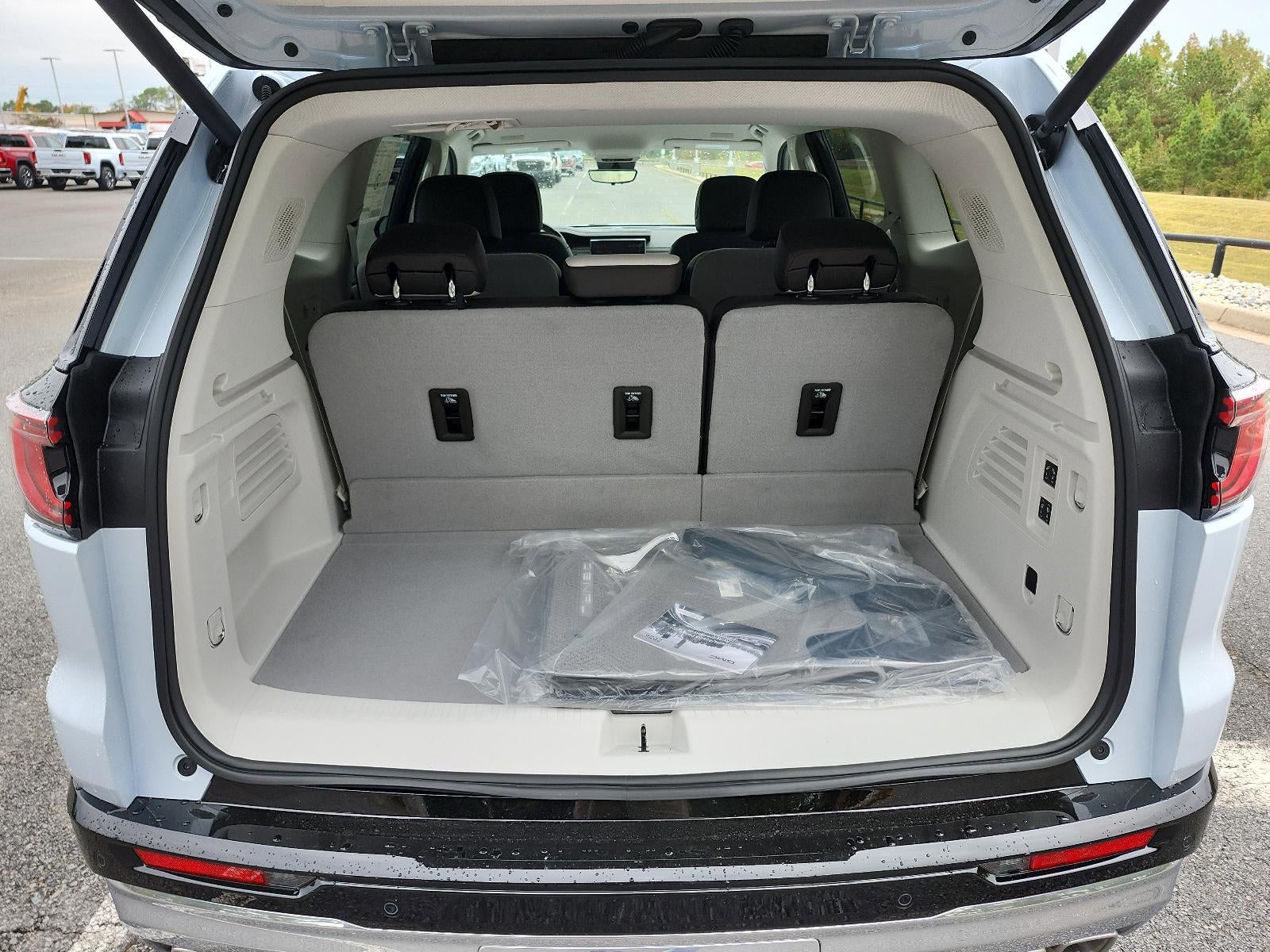 2026 GMC Acadia FWD Denali