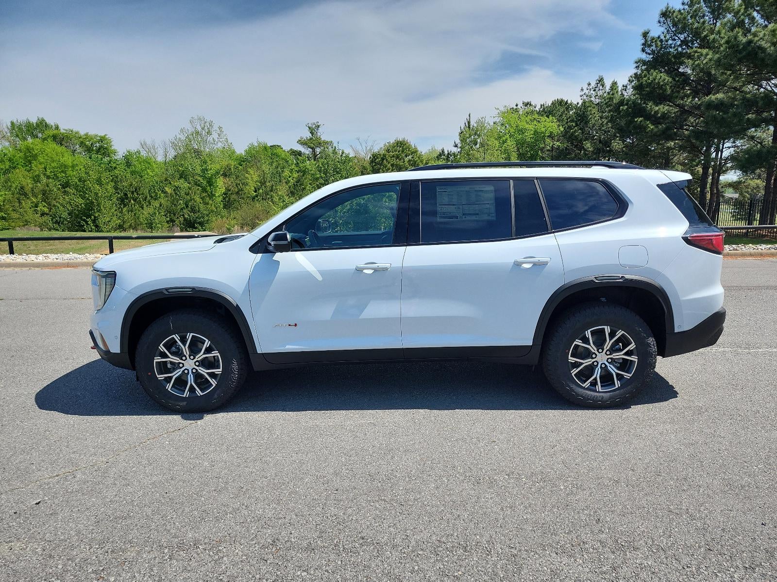 2026 GMC Acadia AWD AT4