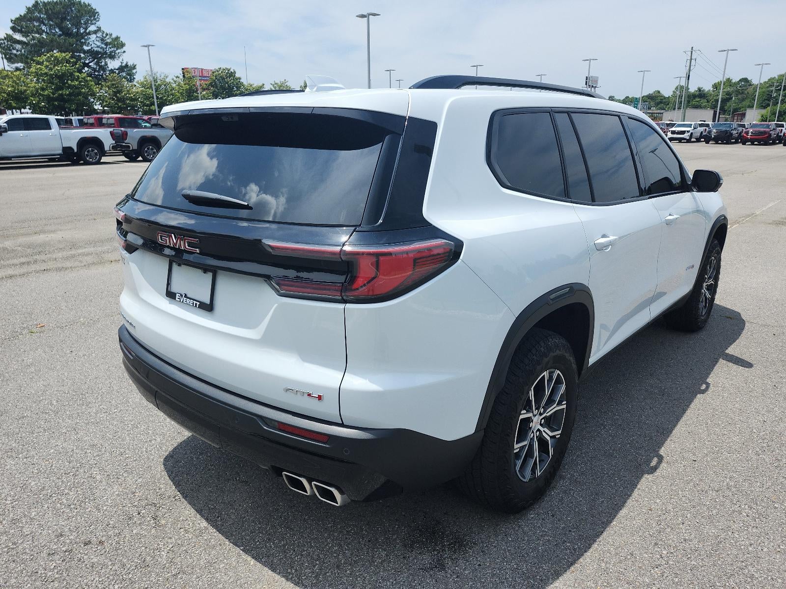 2026 GMC Acadia AWD AT4