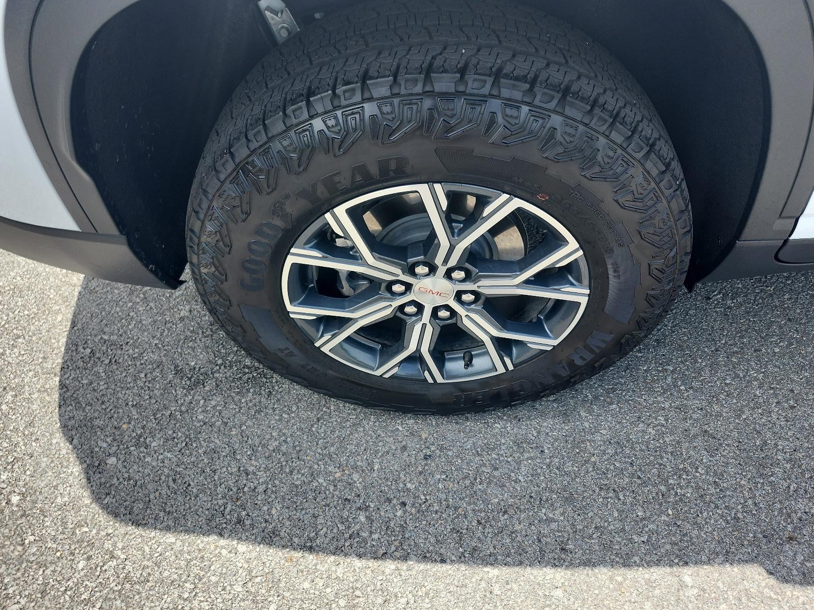 2026 GMC Acadia AWD AT4