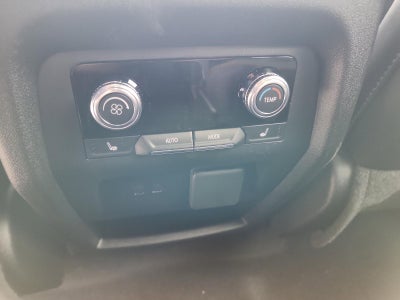 2026 GMC Acadia AWD AT4