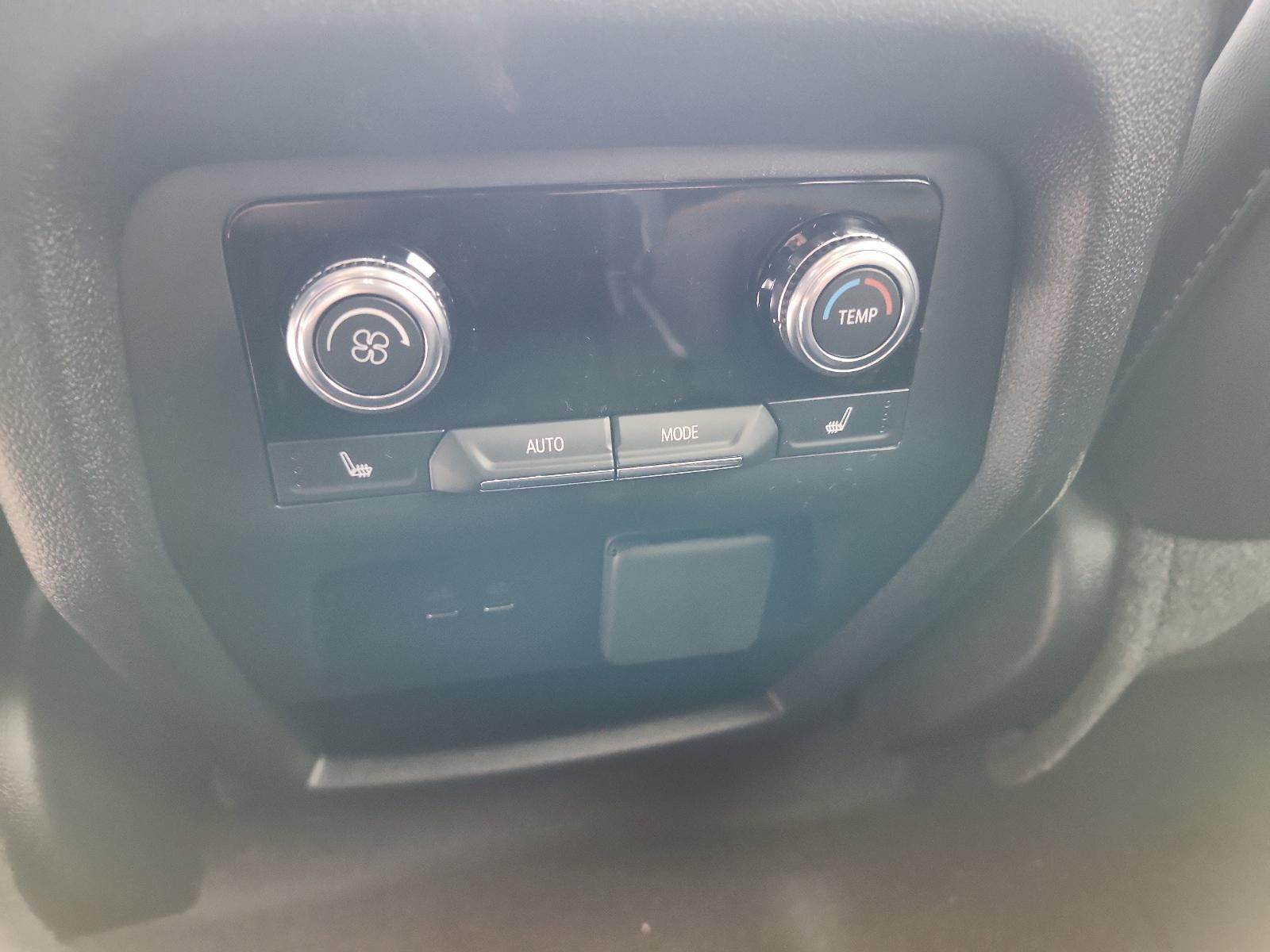 2026 GMC Acadia AWD AT4