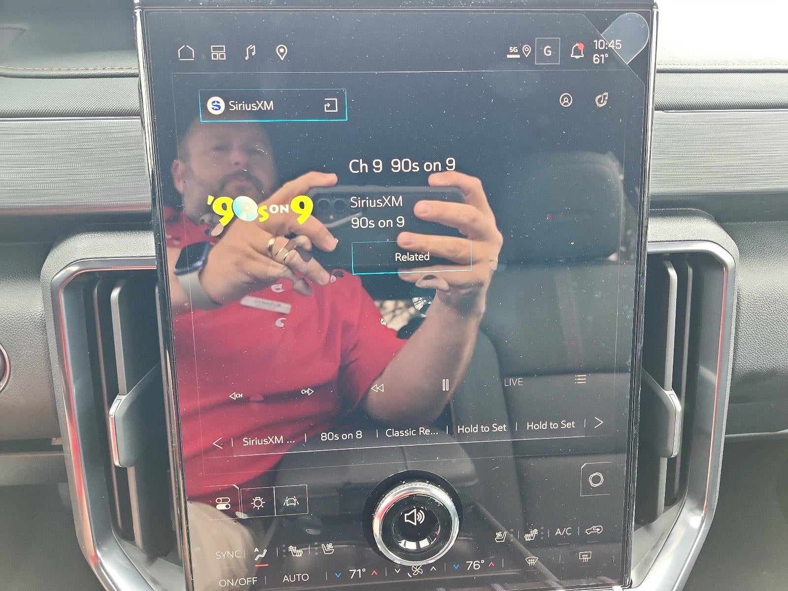 2026 GMC Acadia AWD AT4