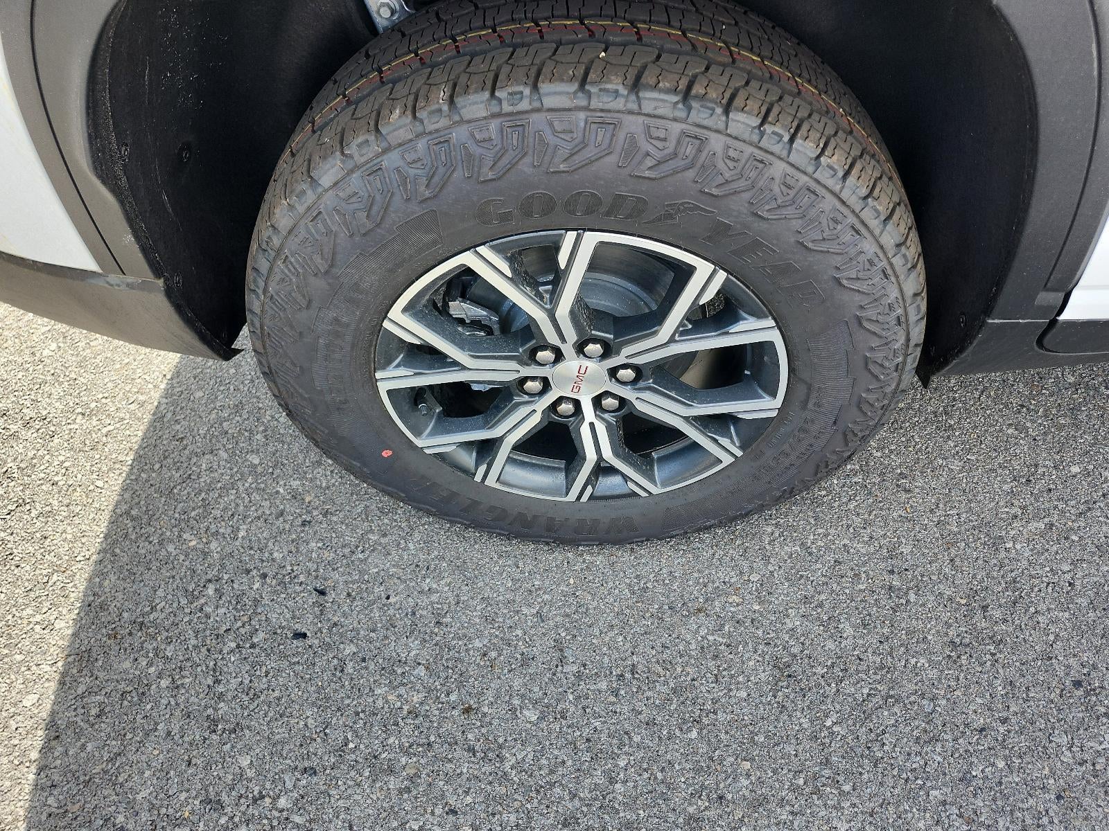 2026 GMC Acadia AWD AT4