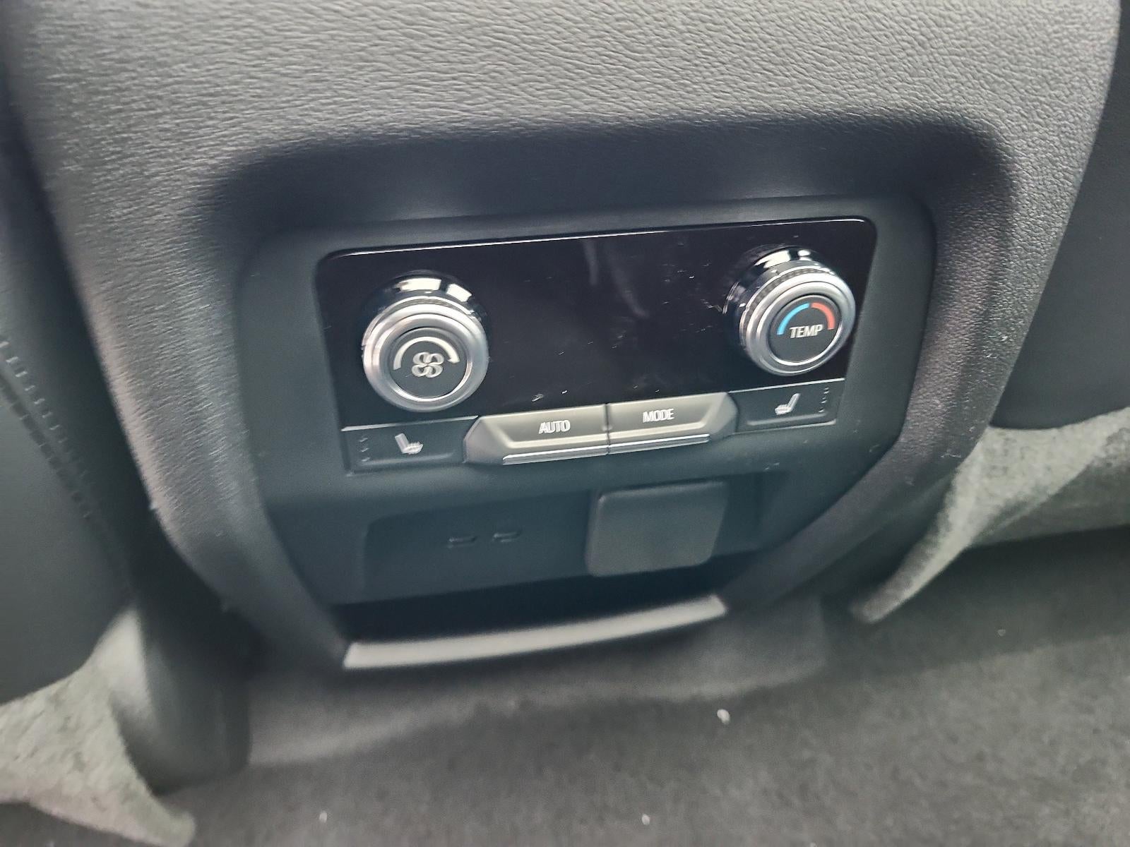 2026 GMC Acadia AWD AT4