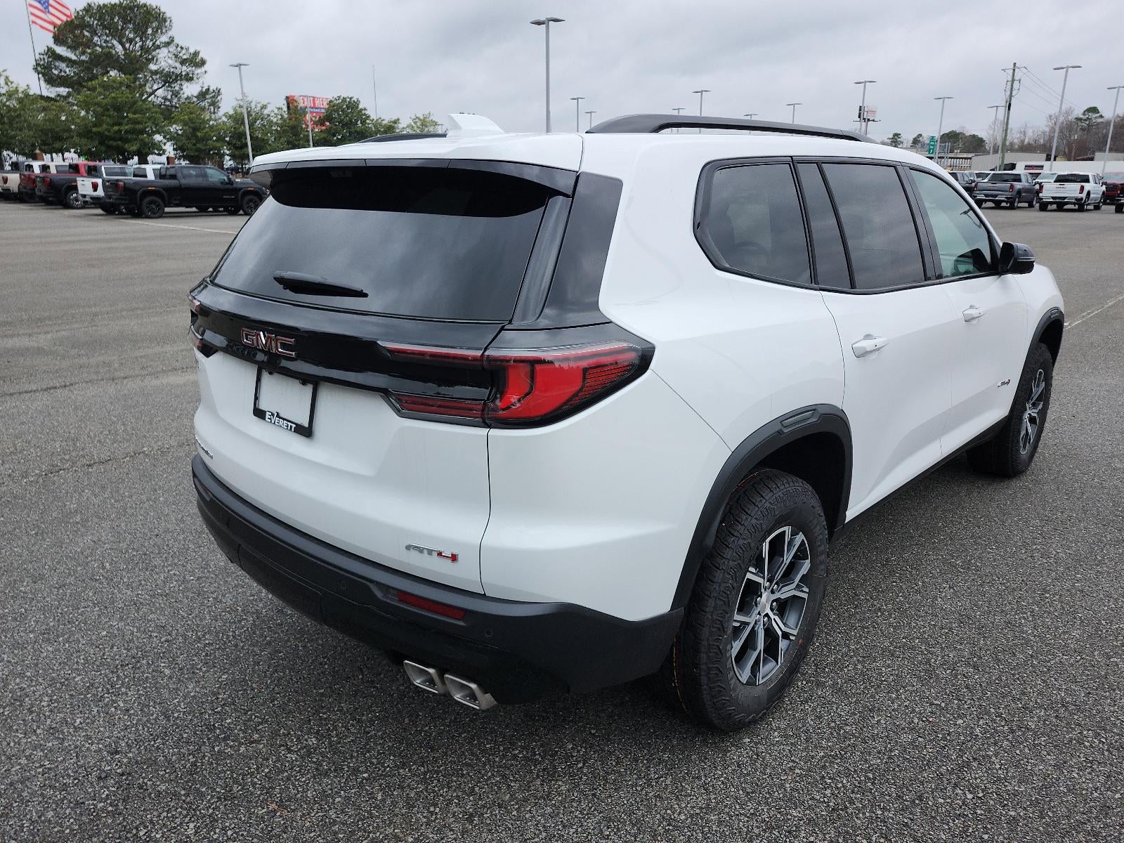 2026 GMC Acadia AWD AT4