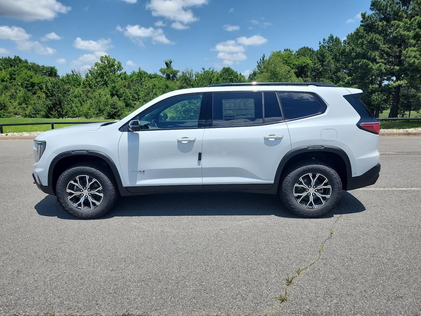 2026 GMC Acadia AWD AT4