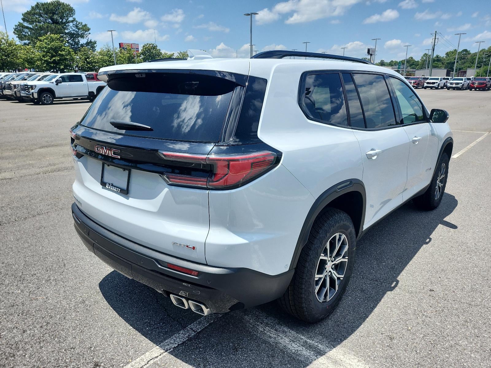 2026 GMC Acadia AWD AT4