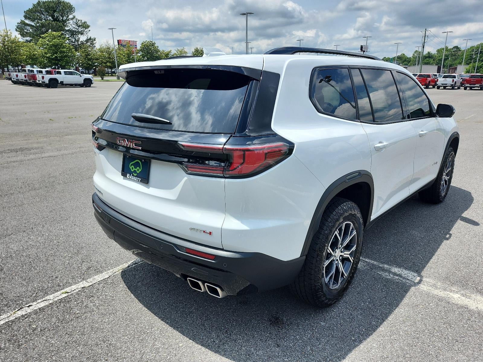 2026 GMC Acadia AWD AT4