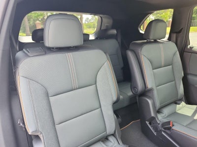 2026 GMC Acadia AWD AT4