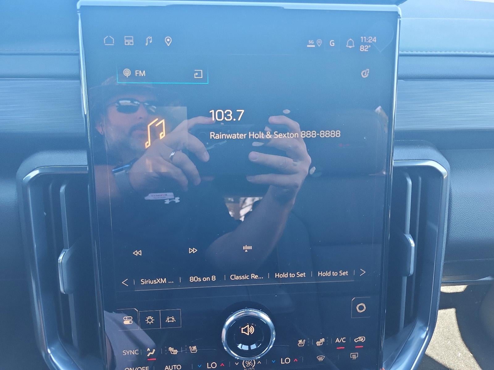 2026 GMC Acadia AWD AT4