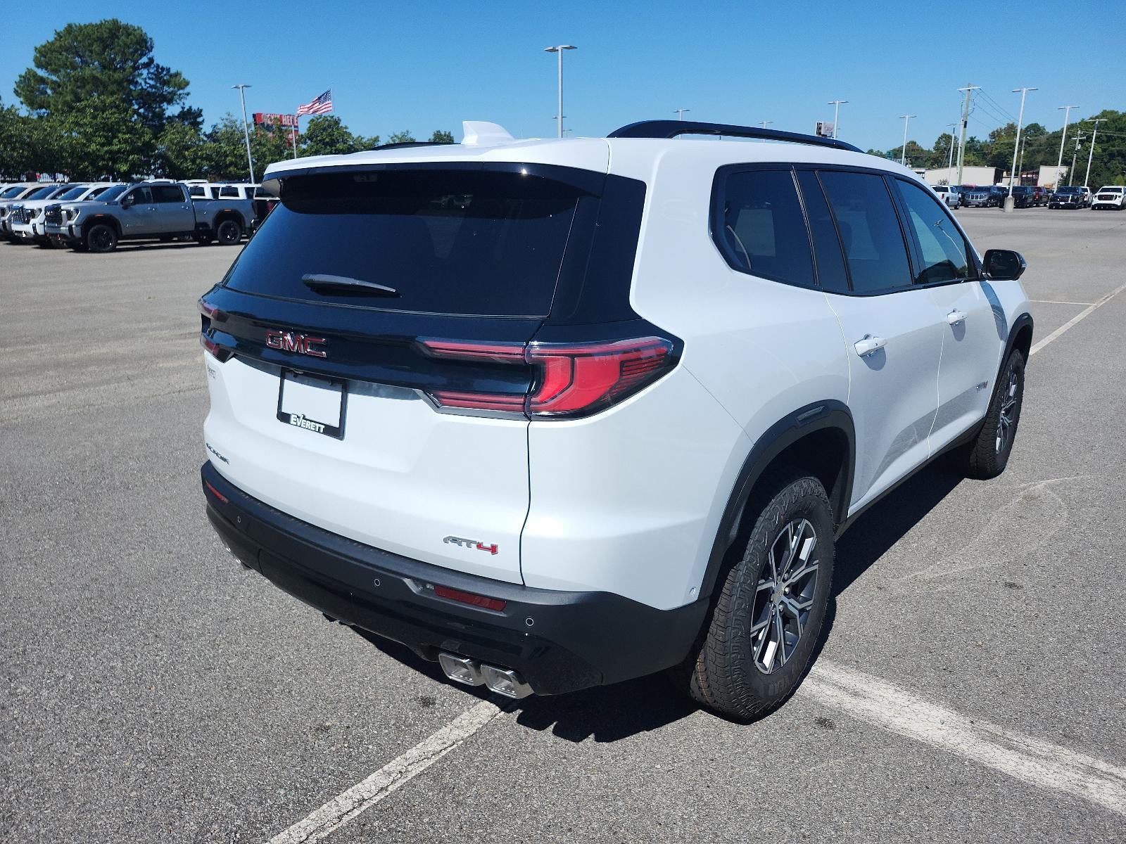 2026 GMC Acadia AWD AT4