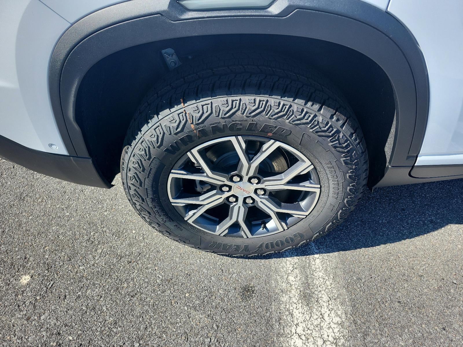 2026 GMC Acadia AWD AT4