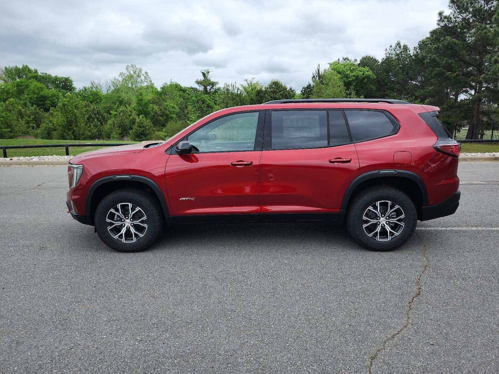 2026 GMC Acadia AWD AT4