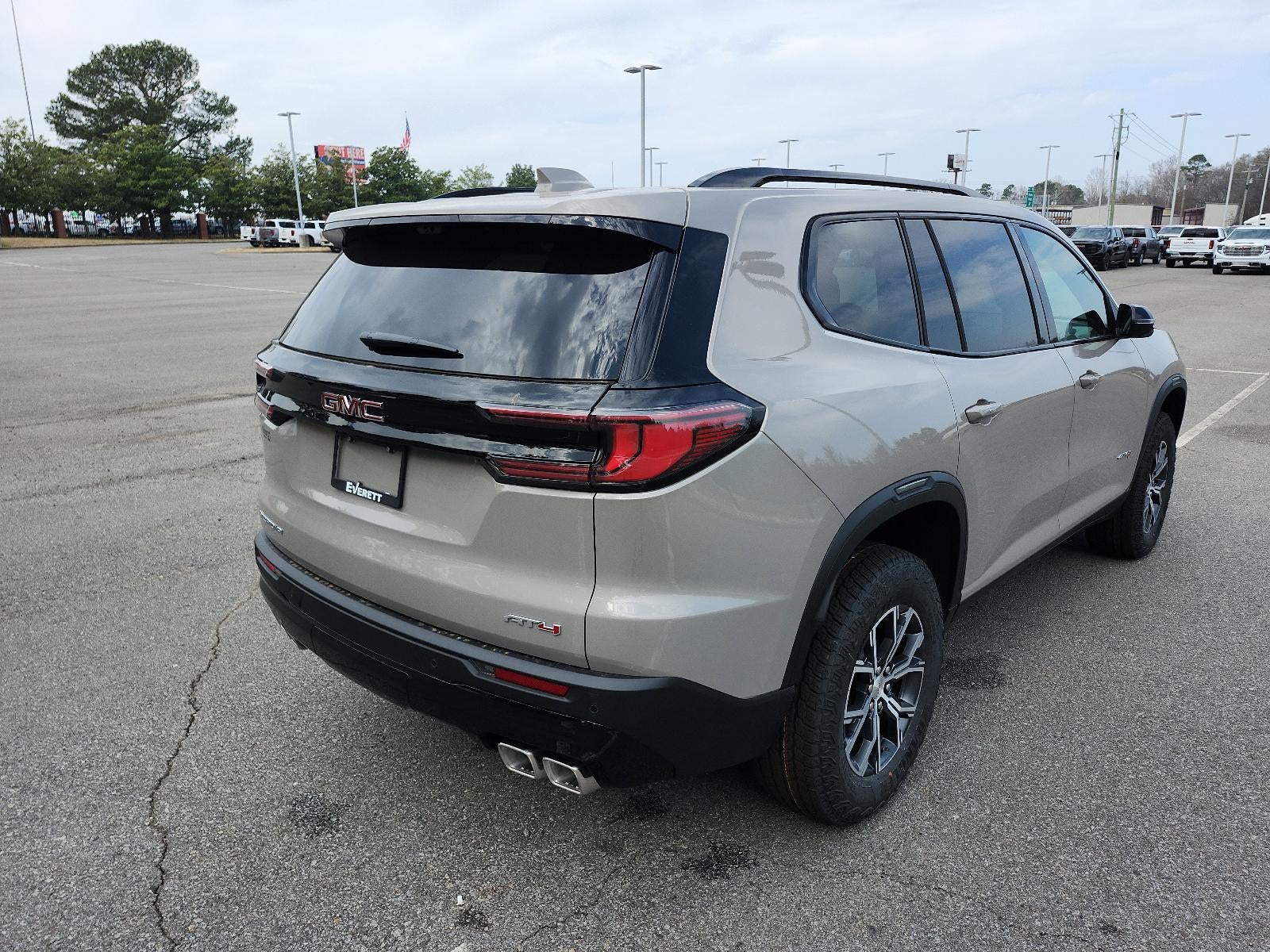 2026 GMC Acadia AWD AT4