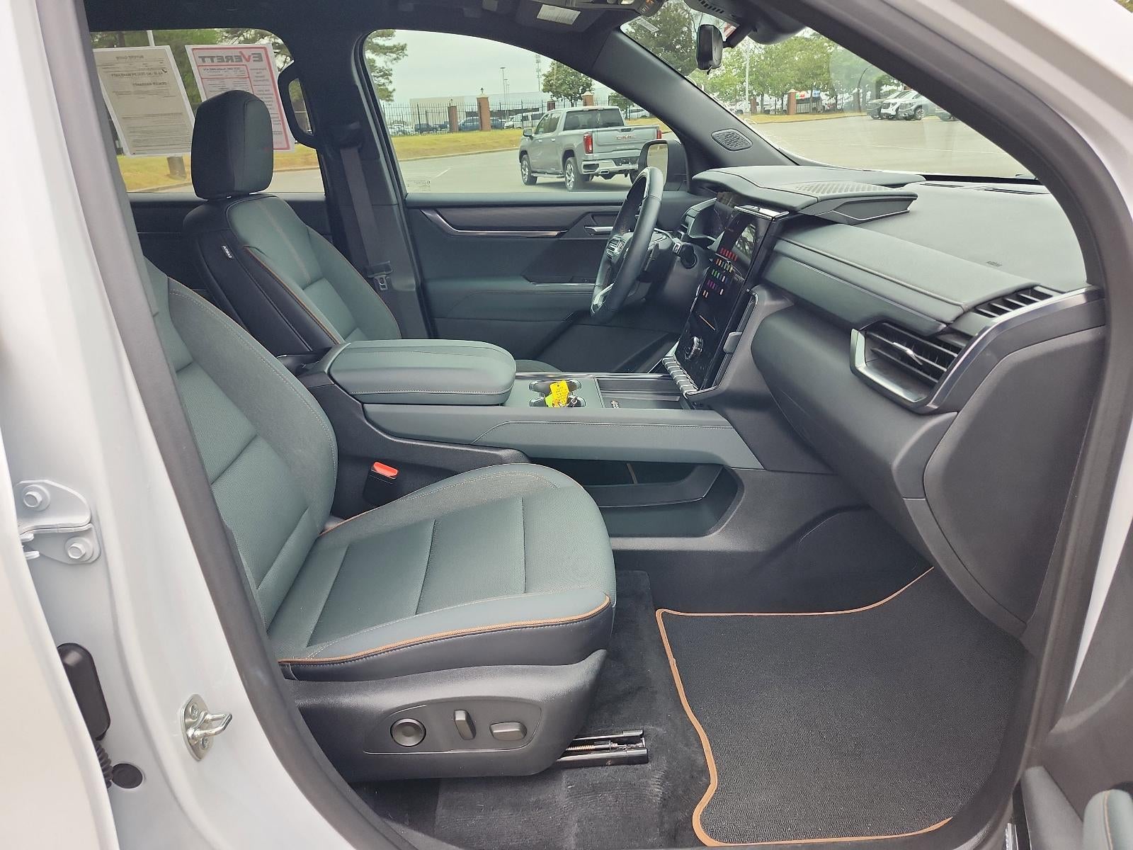 2025 GMC Acadia AWD AT4