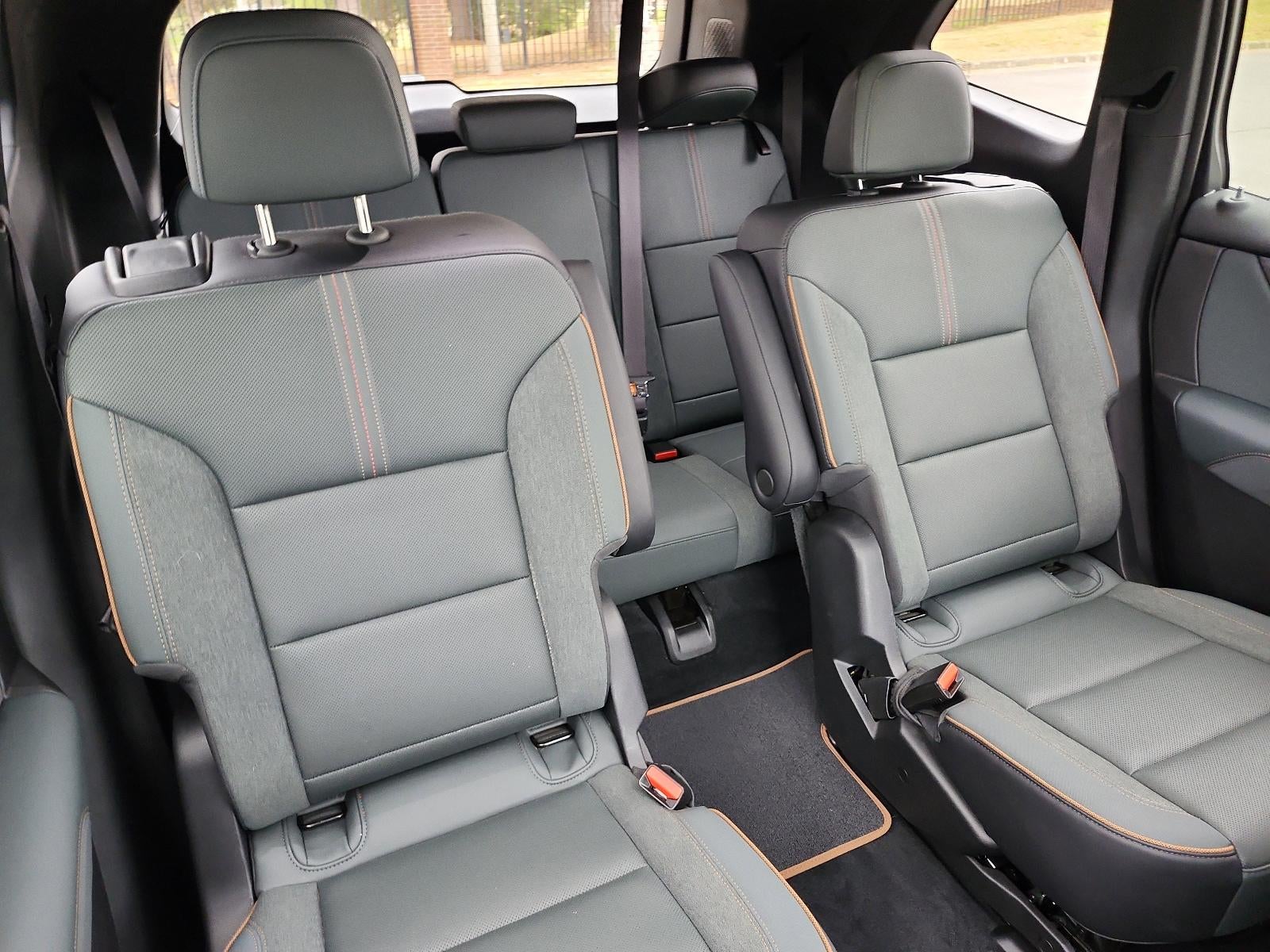 2025 GMC Acadia AWD AT4