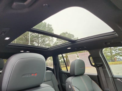 2025 GMC Acadia AWD AT4