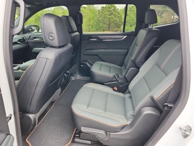 2025 GMC Acadia AWD AT4