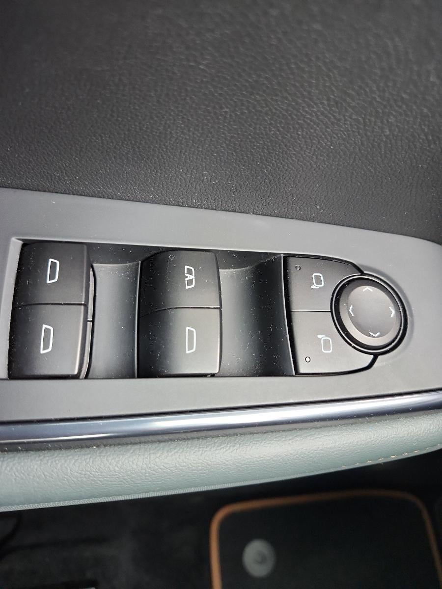 2025 GMC Acadia AWD AT4