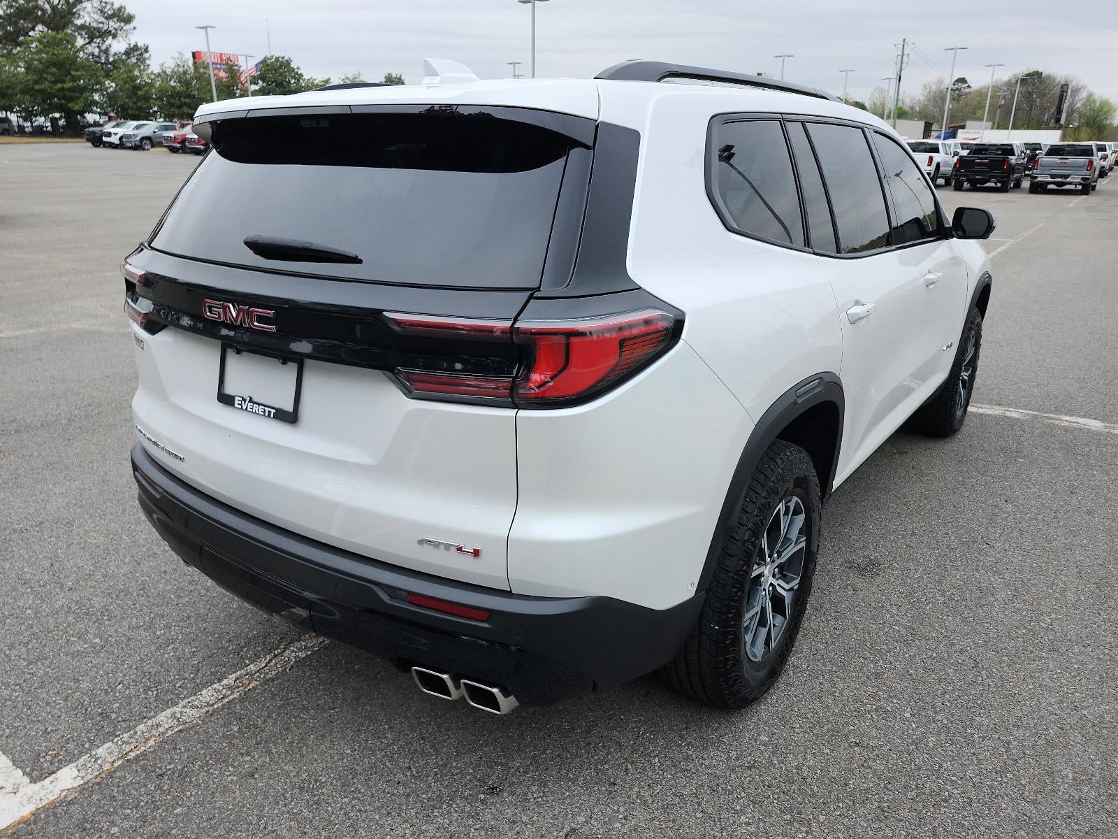 2025 GMC Acadia AWD AT4