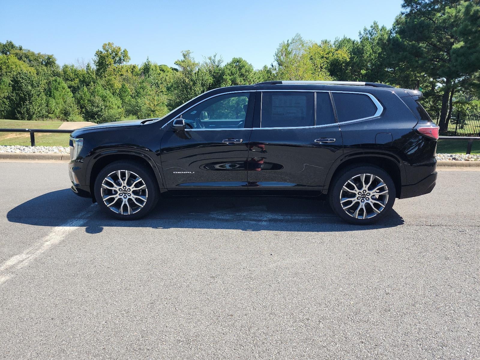 2027 GMC Acadia FWD Denali Ultimate